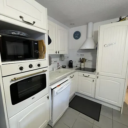 Maison Cosy Avec Terrasse Proche Ocean A Holiday home Lacanau