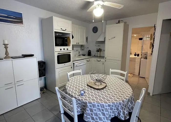 Maison Cosy Avec Terrasse Proche Ocean A Holiday home *